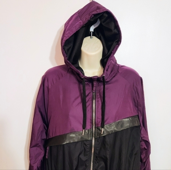 Puma After Glow Zip Hooded Cropped Jacket Large Purple Black - Picture 2 of 12
